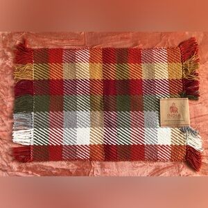 NWT India Collection Decorative Accent Rug 20 x 34 in. Multicolor